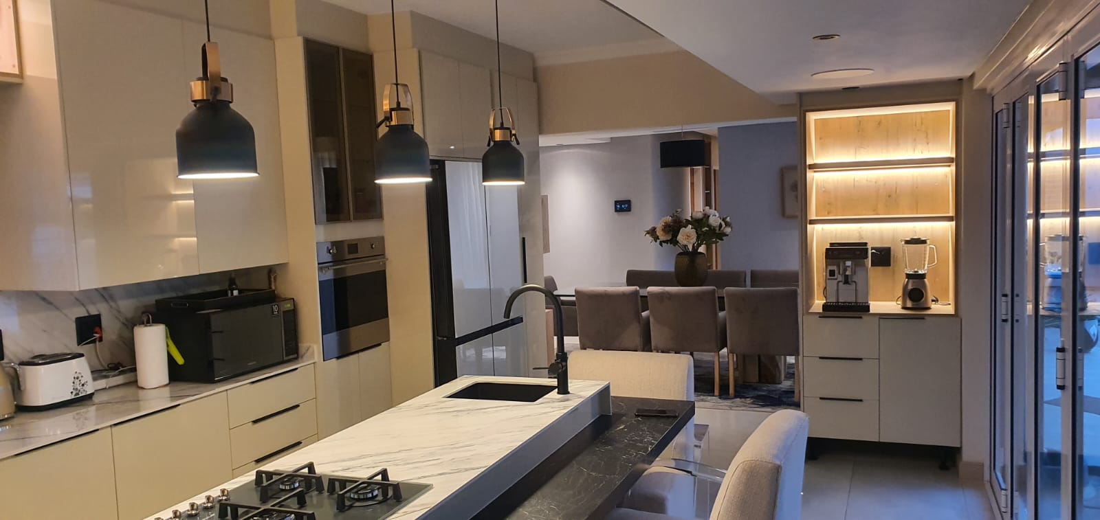 Warm tone kitchen