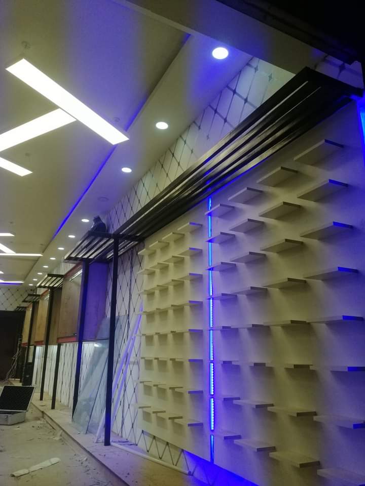 Wide display shelving unit